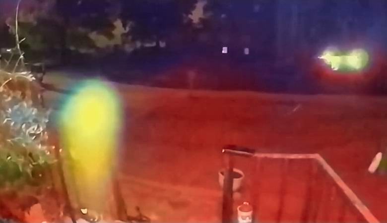 Na nadzorno kamero je udarila nenavadna anomalija.