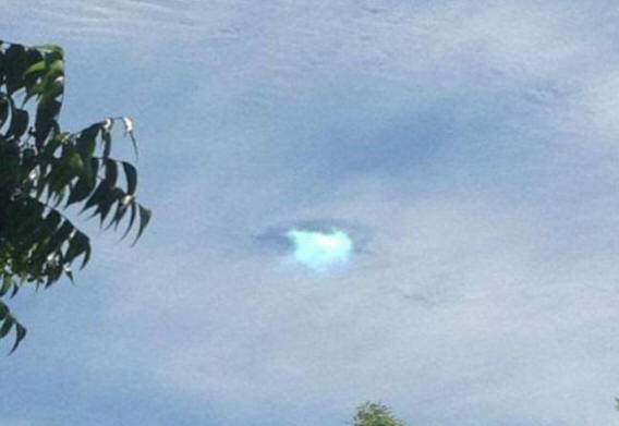 Skrivnostne luknje na nebu nad severno Kalifornijo