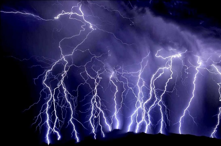 Alarmantni znak: znanstveniki zabeležili 48 strelov v bližini Severnega pola