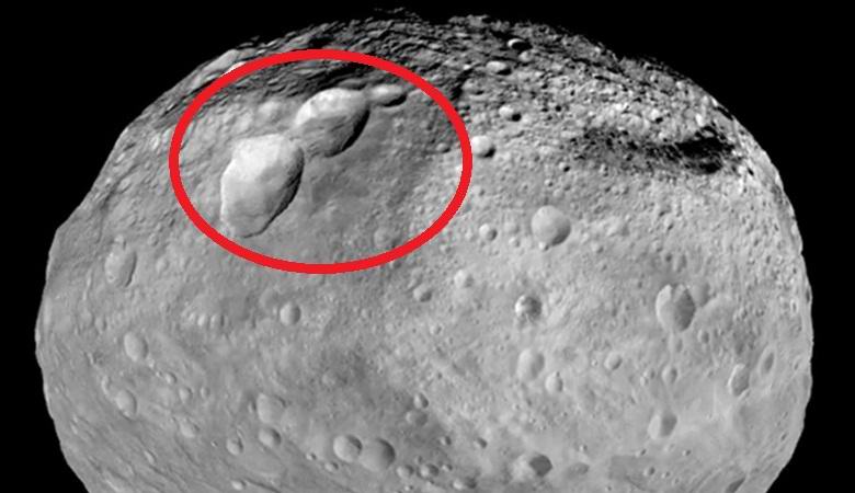 Znanstveniki so objavili slike velikanskega snežaka na asteroidu