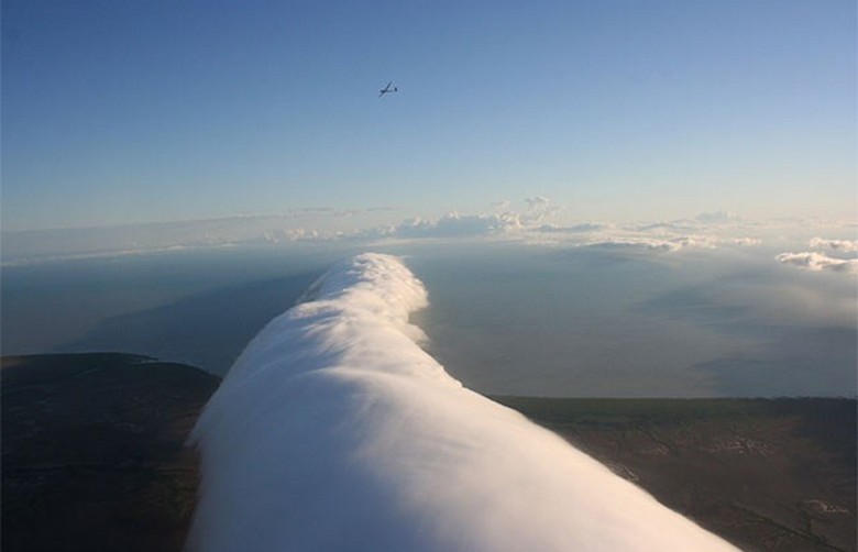 Jutranja Glorija je oblika inteligentnih oblakov.