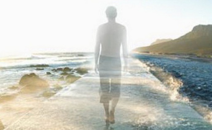 Zjutraj je vstal, vklopil računalnik in pogledal, kaj je videl ponoči v sanjah.