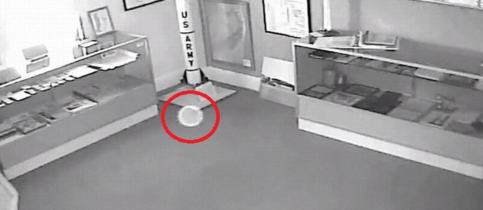 Skrivnostna krogla leti v Ameriški muzej kozmonavtike