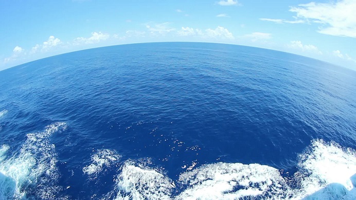 V starih časih je bila zemlja popolnoma prekrita z vodo.