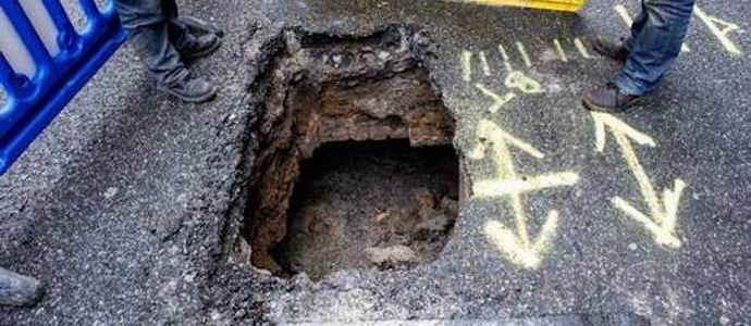 V Dublinu so v bordelu odkrili skrivni predor parlamentarcev.