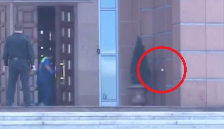 Med streljanjem je plazmoid letel v bližini moskovskega regionalnega sodišča.