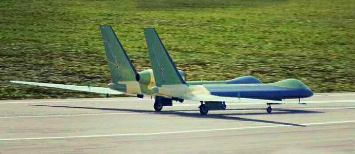 Slike skrivnega kitajskega brezpilotnega letala udarile po internetu