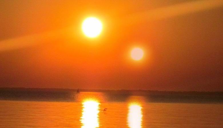 Na nebu so spet opazili dva sonca.