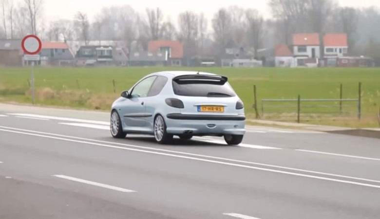 Na Nizozemskem so bile na cesti oznake, mimo katerih se sliši glasba.