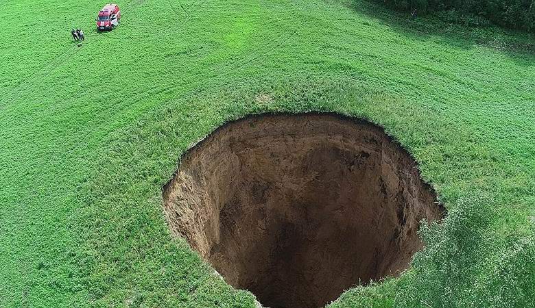 V regiji Nižnji Novgorod se je nenadoma oblikoval ogromen lijak.