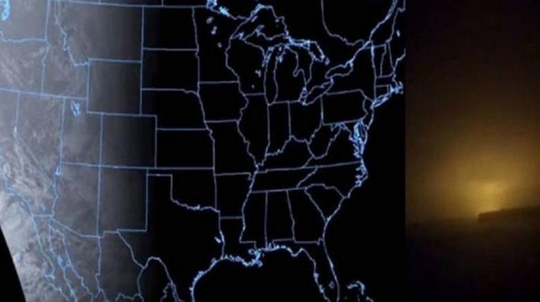 Na nočnem nebu se nenadoma pojavijo čudni utripi svetlobe.