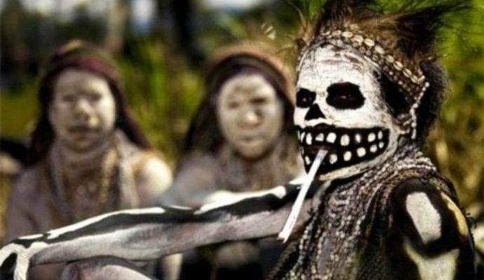 V Novi Gvineji aretiranih petdeset kanibalov