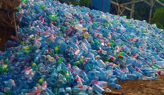 V Panami zgradite vas iz rabljenih steklenic