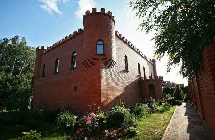 Duh Lenina živi v dvorcu blizu Moskve.