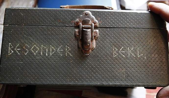 V Rusiji so našli okultno nacistično skrinjo z ostanki tujcev.