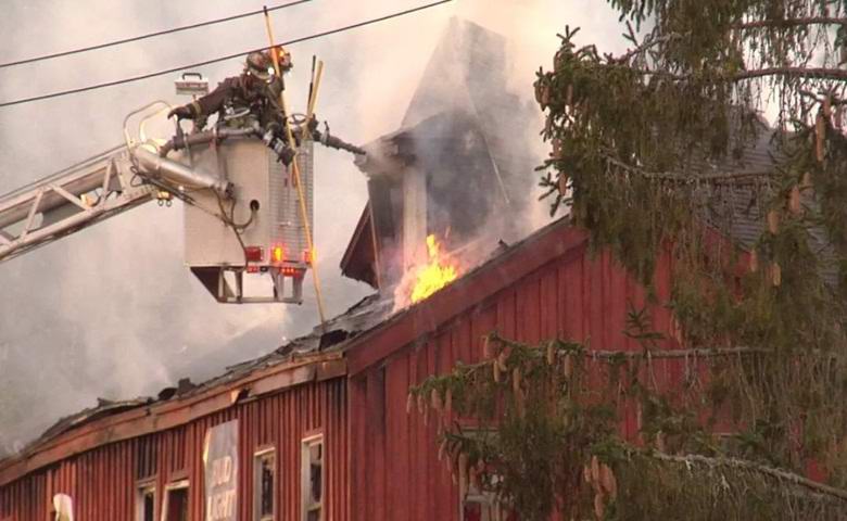 V zgorelem hotelu se je gost materializiral z drugega sveta.