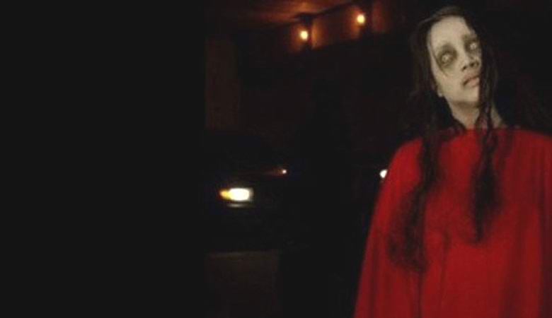 V Vancouvru so fotografirali slavno damo v rdečem barvi