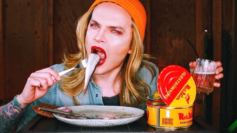 Razstava ogabne hrane je velik uspeh.