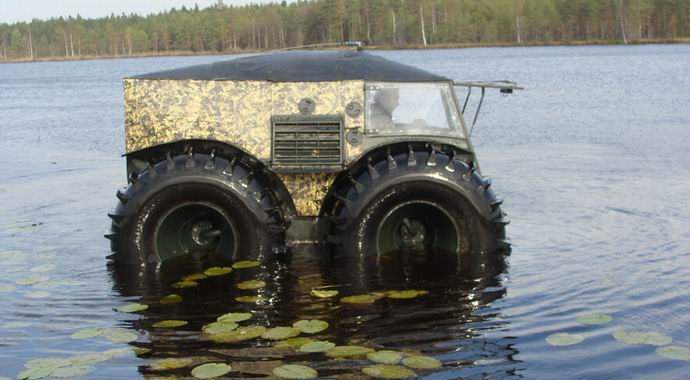 Rusko plavajoče terensko vozilo naletelo na internet