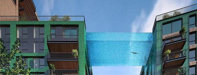 Odlepite nad središčem Londona, medtem ko ste v vodi