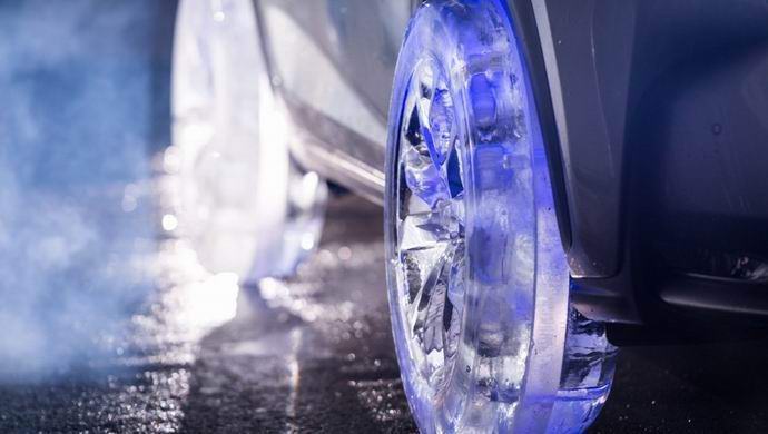 Japonci so preizkusili ledena kolesa za avto