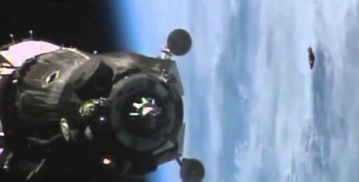 Neprestano nas opazujejo tujci