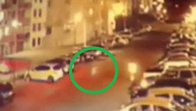 Skrivnostna zadimljena figura se je ponoči sprehajala po parkirišču