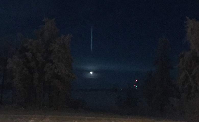 Skrivnostna nebesna anomalija je postala predmet razprave na spletu.