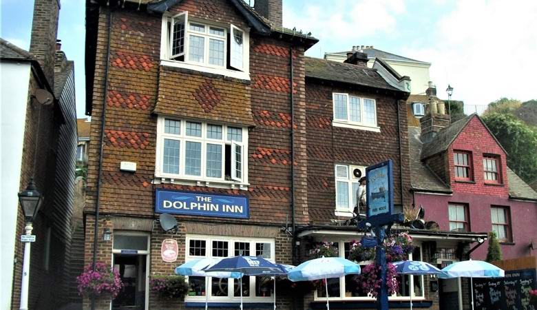 Skrivnostna anomalija, ujeta v angleškem pubu