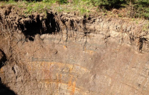 karstovaja voronka v centralni Grecii (2)