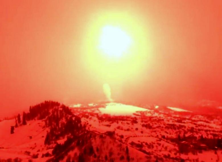 Življenje traja: koronavirusi in plošče petard