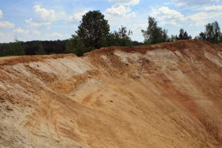 Grozljiv spomin na peščeno jamo