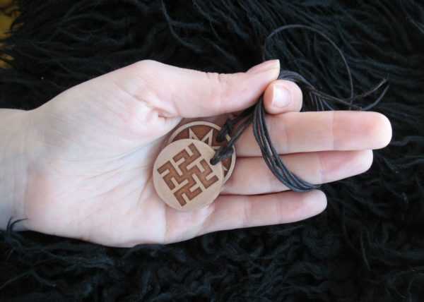 Amulet overpower-trava 