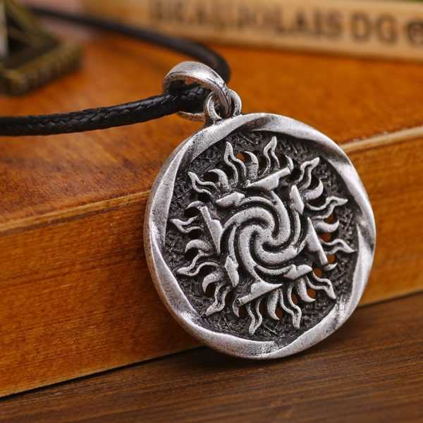 amulet znich pomen za moške 